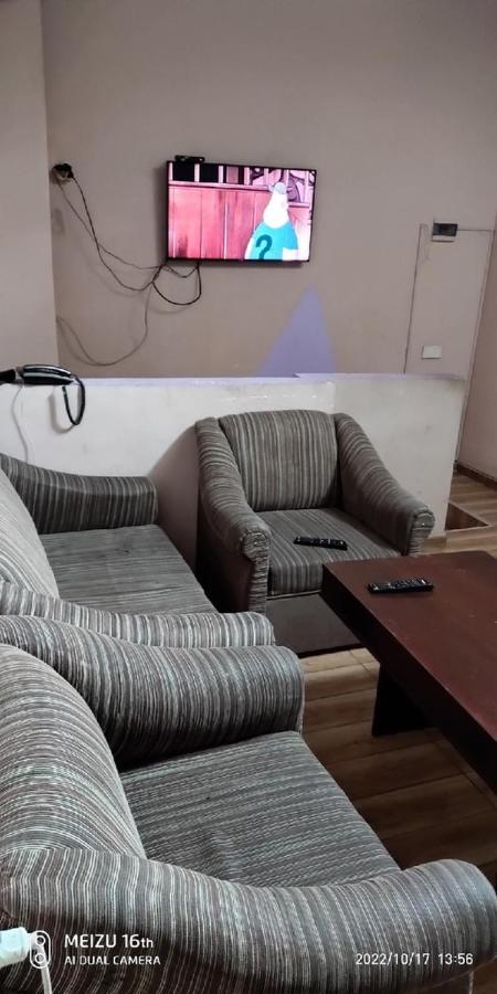 Every Day Lux Hostel 바투미 외부 사진